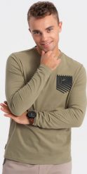 Ombre Longsleeve męski z printem w kształcie kieszonki - oliwkowy V2 OM-LSPT-0118 L. Zielone bluzki z długim rękawem męskie Ombre, l, bez wzorów, bez kołnierzyka. Za 69.99 zł.
