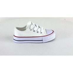 Sneakersy w kolorze białym. Trampki i tenisówki dziewczęce marki Rock & Joy. W wyprzedaży za 65.95 zł.