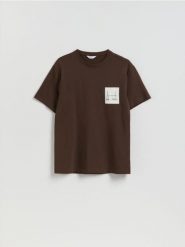 T-shirt comfort z nadrukiem - ciemnobrązowy. Brązowe t-shirty męskie Reserved, l, bez wzorów, z bawełny, bez kołnierzyka. Za 59.99 zł.