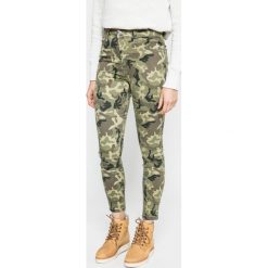Tally Weijl - Spodnie Kiera. Spodnie materiałowe damskie marki TALLY WEIJL. W wyprzedaży za 49.90 zł.