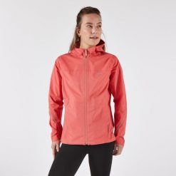 Kurtka do biegania w terenie przeciwdeszczowa damska Kiprun Run 500. Czerwone kurtki sportowe damskie KIPRUN, m, bez wzorów, z materiału, bez kaptura, do biegania. Za 299.99 zł.