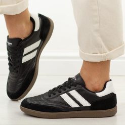 Czarne półbuty damskie American Club RD34. Czarne półbuty damskie American CLUB, na jesień, bez wzorów, z jeansu, klasyczne, z okrągłym noskiem, bez obcasa, na płaskiej podeszwie, bez zapięcia. W wyprzedaży za 161.10 zł.