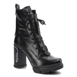 Czarne Botki Damskie Carinii Skórzane Obuwie Modne. Czarne kozaki damskie Carinii, ze skóry, bez obcasa, na słupku. Za 459.00 zł.