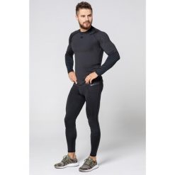 Koszulka szybkoschnąca fitness męska Rough Radical Stone LS. Niebieskie koszulki sportowe męskie ROUGH RADICAL, l, bez wzorów, z dzianiny, bez kołnierzyka, bez ramiączek, na fitness i siłownię. Za 109.90 zł.