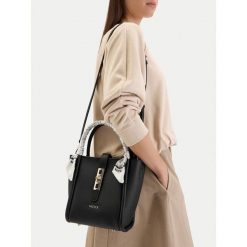 Torebka MEXX. Czarne torebki do ręki damskie Mexx, bez wzorów, bez dodatków. Za 279.99 zł.