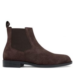 Sztyblety BOSS. Brązowe botki męskie Boss, bez wzorów, bez zapięcia. Za 759.99 zł.
