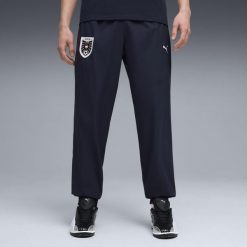 Męskie spodnie reprezentacji Austrii PUMATECH z tkaniny PUMA. Czerwone spodnie sportowe męskie Puma, m, bez wzorów, z tkaniny, do piłki nożnej. Za 369.00 zł.