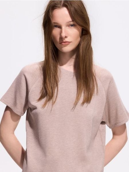 T-shirt boxy z modalem - beżowy. Brązowe t-shirty damskie Reserved, l, bez wzorów, z dzianiny, bez kołnierzyka. W wyprzedaży za 39.99 zł.