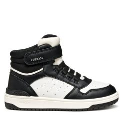 Sneakersy Geox. Białe trampki i tenisówki chłopięce Geox, bez wzorów, bez zapięcia. Za 159.99 zł.