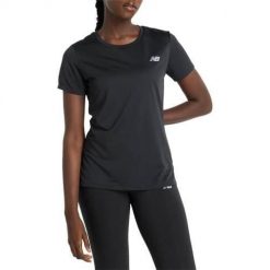 Koszulka treningowa damska New Balance WT51244BK. Czarne koszulki sportowe damskie New Balance, m, bez wzorów, bez kołnierzyka, bez ramiączek, do biegania. Za 164.00 zł.