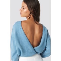 NA-KD Trend Dzianinowy sweter z kopertowym tyłem - Blue. Swetry damskie marki NA-KD Trend. W wyprzedaży za 60.97 zł.