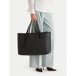 Torebka MICHAEL Michael Kors. Czarne torebki do ręki damskie MICHAEL Michael Kors, bez wzorów, bez dodatków. Za 1,529.00 zł.