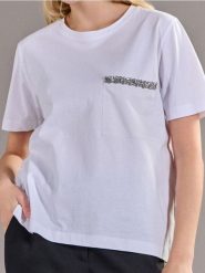 Koszulka z ozdobną kieszonką - biały. Białe t-shirty damskie Sinsay, l, bez wzorów, bez kołnierzyka. W wyprzedaży za 9.99 zł.