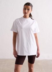 Damski T-shirt krótki rękaw, oversize, bawełna, okrągły dekolt Boyfriend biały. Białe t-shirty damskie Aim'n, l, bez wzorów, z bawełny, klasyczne, bez kołnierzyka. Za 170.00 zł.