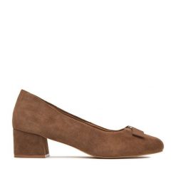 Czółenka Lasocki. Brązowe czółenka damskie Lasocki, bez wzorów, bez obcasa, bez zapięcia. Za 249.99 zł.