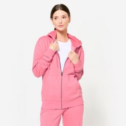 Bluza na zamek z kapturem damska Domyos Gym & Pilates. Czerwone bluzy damskie DOMYOS, m, bez wzorów, z poliesteru, z kapturem. Za 109.99 zł.