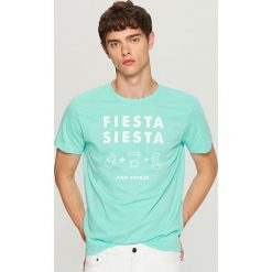 T-shirt z nadrukiem - Zielony. Zielone t-shirty damskie Reserved, l, bez wzorów, bez kołnierzyka. Za 29.99 zł.