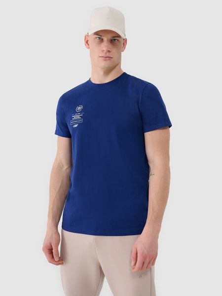 4F T-shirt regular z nadrukiem męski - granatowy M. Niebieskie koszulki sportowe męskie 4f, m, bez wzorów, z bawełny, bez kołnierzyka, bez ramiączek. W wyprzedaży za 39.99 zł.
