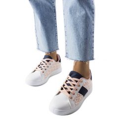Inna Białe sneakersy z kolorowymi wstawkami Kessla. Białe trampki i tenisówki damskie bez wzorów, klasyczne, bez zapięcia. Za 96.55 zł.