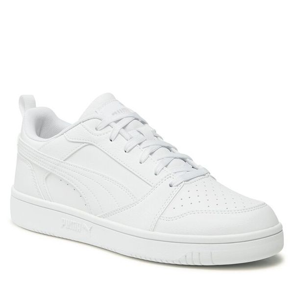 Sneakersy Puma. Czarne trampki i tenisówki chłopięce Puma, bez wzorów, z meshu, bez zapięcia. Za 159.99 zł.