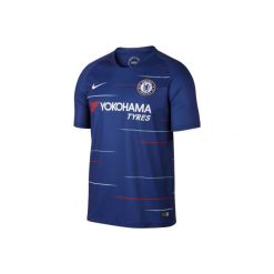 Koszulka krótki rękaw do piłki nożnej Chelsea. Niebieskie t-shirty damskie Nike. Za 289.99 zł.