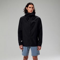 Kurtka przeciwdeszczowa męska Berghaus Deluge Pro 3.0. Czarne kurtki męskie Berghaus, m, bez wzorów, sportowe, bez kaptura. W wyprzedaży za 453.00 zł.
