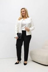 Taliowany żakiet Kate ecru z ekoskóry na zamek PLUS SIZE XXL OVERSIZE WIOSNA. Żakiety damskie Moda Size Plus Iwanek, plus size, bez wzorów, z jeansu, biznesowe. Za 269.90 zł.