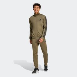 Dres męski ADIDAS fitness. Zielone buty sportowe męskie Adidas, z dresówki, bez zapięcia, na fitness i siłownię. Za 329.99 zł.