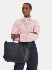 Coccinelle Torebka T95 Coccinellerebekka E1 T95 18 01 01 Granatowy. Niebieskie torebki do ręki damskie Coccinelle, bez wzorów, ze skóry, bez dodatków. Za 1,699.00 zł.