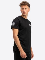 Koszulka Lonsdale Warlingham. Czarne koszulki sportowe męskie Lonsdale, s, bez wzorów, bez kołnierzyka, bez ramiączek, na fitness i siłownię. Za 119.50 zł.