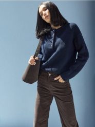 Sweter chunky z ozdobnymi guzikami i domieszką wełny - granatowy. Niebieskie swetry damskie Sinsay, l, bez wzorów, z wełny, bez kołnierzyka, bez ramiączek, bez kaptura. Za 49.99 zł.