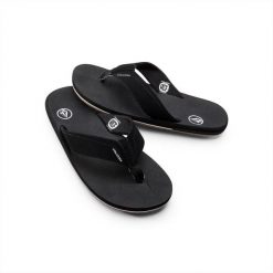Japonki plażowe męskie Volcom Victor. Czarne klapki męskie Volcom. W wyprzedaży za 140.50 zł.