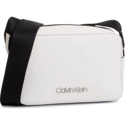 Torebka CALVIN KLEIN - Strap Sml Camera Bag K60K605012 107. Listonoszki damskie marki Calvin Klein. Za 399.00 zł.