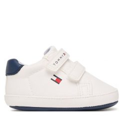 Sneakersy Tommy Hilfiger. Białe trampki i tenisówki chłopięce Tommy Hilfiger, bez wzorów, bez zapięcia. Za 209.99 zł.
