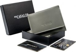 4U Cavaldi Mały, poziomy portfel damski ze skóry naturalnej, z ochroną RFID Cavaldi Nie dotyczy. Brązowe portfele damskie 4U Cavaldi, bez wzorów, ze skóry. Za 114.59 zł.