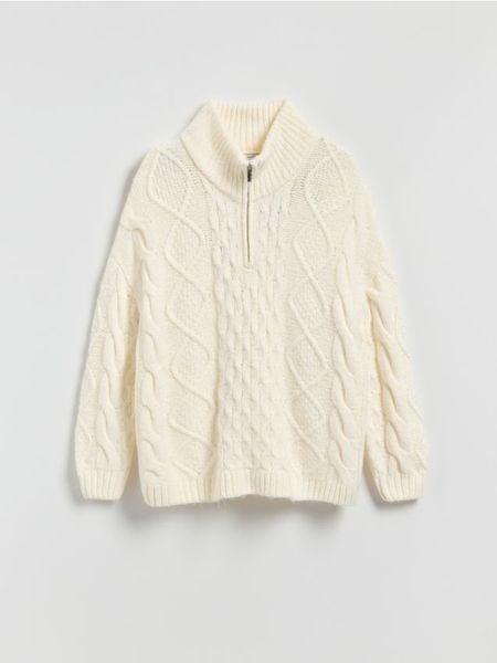 Sweter z ozdobnym splotem - złamana biel. Swetry damskie Reserved, l, bez wzorów, z dzianiny, bez kołnierzyka, bez ramiączek, bez kaptura. Za 179.99 zł.