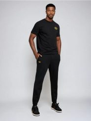 Spodnie dresowe regular fit Batman - czarny. Czarne spodnie sportowe męskie Sinsay, l, bez wzorów, z dresówki. W wyprzedaży za 15.99 zł.