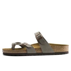 Klapki Birkenstock Mayari Damskie. Szare klapki damskie Birkenstock, bez wzorów, z materiału, bez obcasa. Za 401.85 zł.
