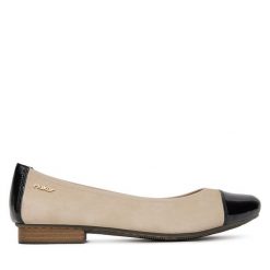 Baleriny Rieker. Brązowe baleriny damskie Rieker, bez wzorów, bez obcasa. Za 299.99 zł.
