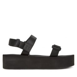 Sandały HUGO. Czarne sandały damskie Hugo, bez wzorów, bez obcasa, na koturnie, bez zapięcia. Za 449.99 zł.