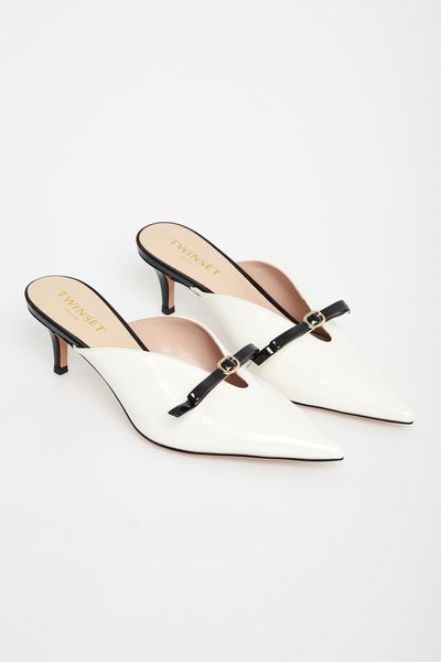 Klapki na obcasie TWINSET. Czółenka damskie Twinset Milano, bez wzorów, bez obcasa, na obcasie. Za 889.00 zł.