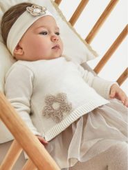 Mayoral Sukienka elegancka 2811 Écru Regular Fit. Sukienki dla dziewczynek Mayoral, bez wzorów, z syntetyku, eleganckie, bez ramiączek. Za 119.99 zł.