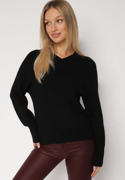 Czarny Sweter z Domieszką Kaszmiru z Dekoltem w Serek Feralaine. Czarne swetry damskie Born2be, bez wzorów, z jeansu, eleganckie, bez kołnierzyka, bez ramiączek, bez kaptura. Za 99.99 zł.