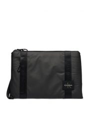 Calvin Klein Etui na laptopa Rubberized Laptop Sleeve W/ Hand LV04D1294G Czarny. Czarne torby na laptopa męskie Calvin Klein, bez wzorów, ze skóry. Za 289.99 zł.