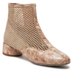 Botki Maciejka. Brązowe botki damskie Maciejka, bez obcasa, na płaskiej podeszwie, bez zapięcia. Za 449.99 zł.