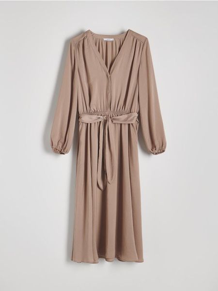 Sukienka midi - beżowy. Brązowe sukienki damskie Reserved, na co dzień, l, bez wzorów, z tkaniny, bez kołnierzyka, bez ramiączek, midi, proste. W wyprzedaży za 69.99 zł.