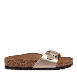 Klapki Birkenstock. Żółte klapki damskie Birkenstock, bez wzorów, bez obcasa. Za 279.99 zł.