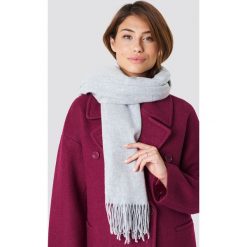 NA-KD Accessories Szalik z domieszką wełny - Grey. Szare szaliki i chusty damskie NA-KD Accessories, z poliesteru. Za 141.95 zł.