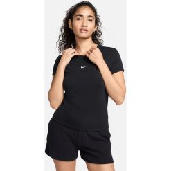 Koszulka sportowa damska Nike FV5508010. Czarne koszulki sportowe damskie Nike, xl, bez wzorów, z materiału, bez kołnierzyka, bez ramiączek, na fitness i siłownię. Za 246.00 zł.