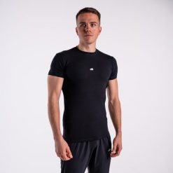 Koszulka slim basic DZIK® czarna. Czarne koszulki sportowe męskie DZIK, m, bez wzorów, bez kołnierzyka, bez ramiączek. Za 139.99 zł.